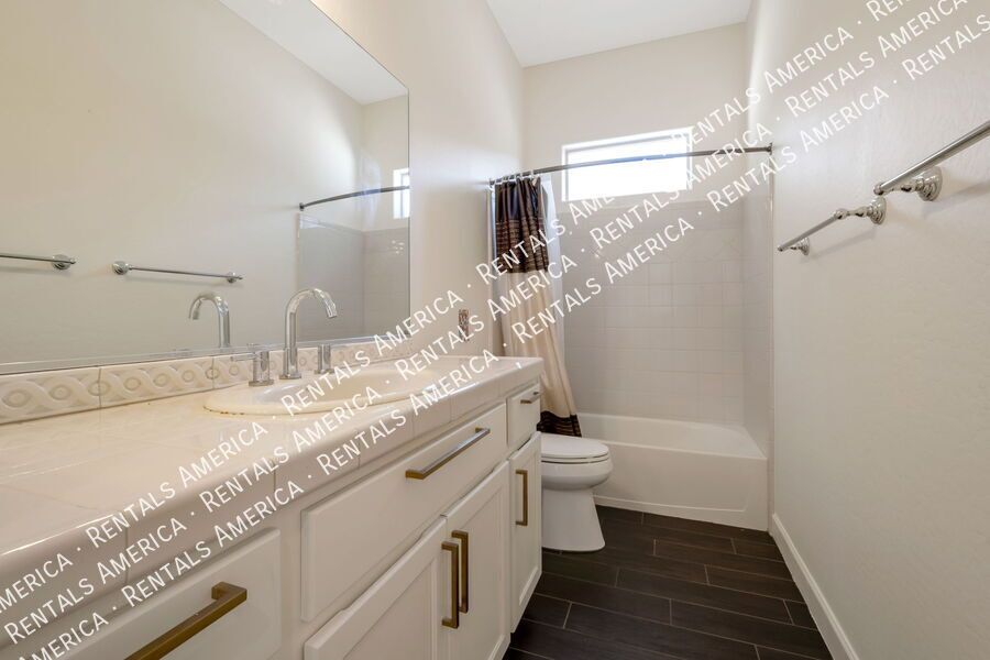 Beautiful Open & Bright 4 Bdrm & a Heated Pool in Power Ranch! property image