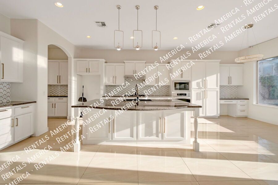 Beautiful Open & Bright 4 Bdrm & a Heated Pool in Power Ranch! property image