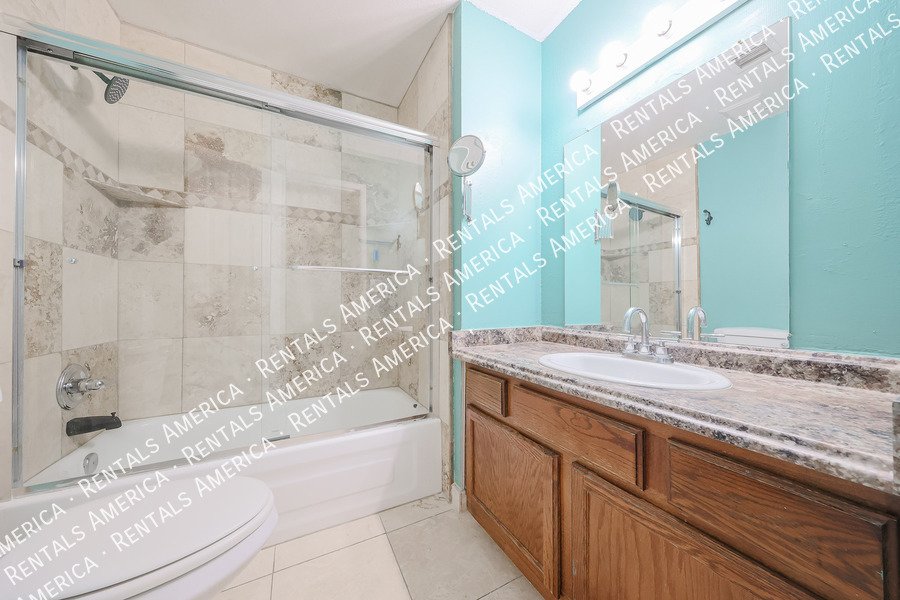 Charming 1 BR/ BA Upstairs Condo in Gated Community! property image