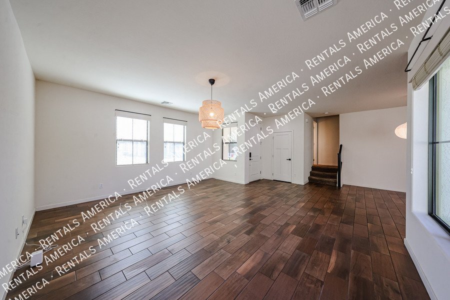 Move In Special! 3 Bed 2.5 Bath Loft! Amenities! property image