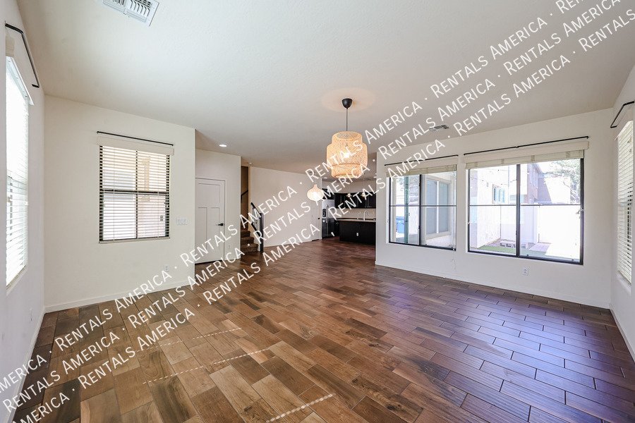 Move In Special! 3 Bed 2.5 Bath Loft! Amenities! property image