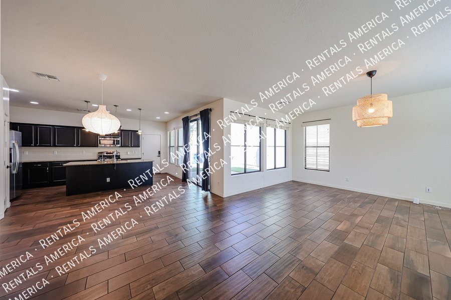 Move In Special! 3 Bed 2.5 Bath Loft! Amenities! property image