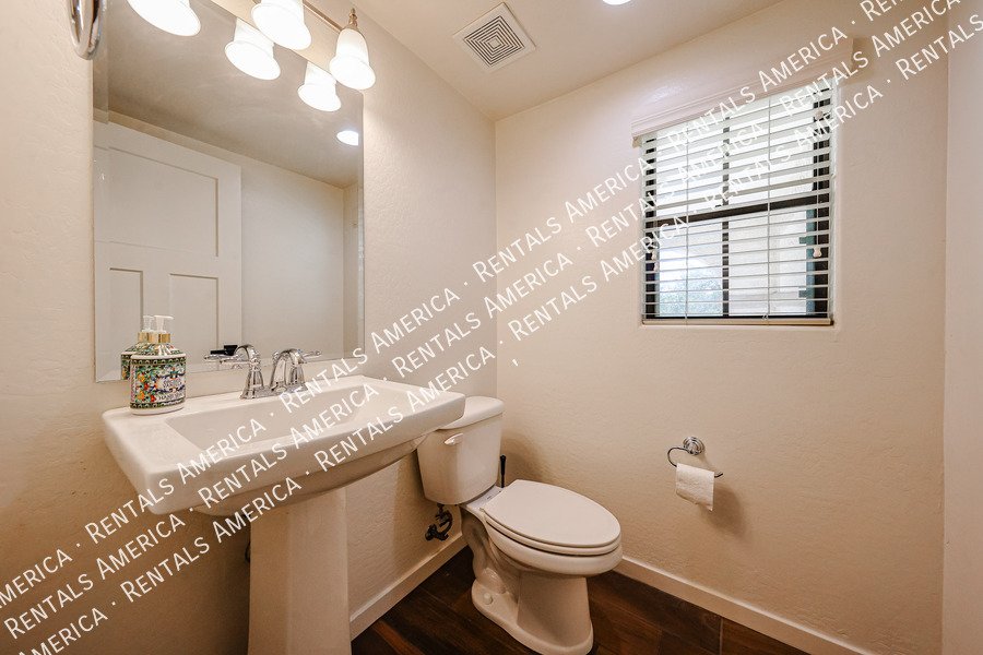 Move In Special! 3 Bed 2.5 Bath Loft! Amenities! property image