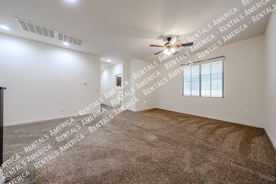 Move In Special! 3 Bed 2.5 Bath Loft! Amenities! property image