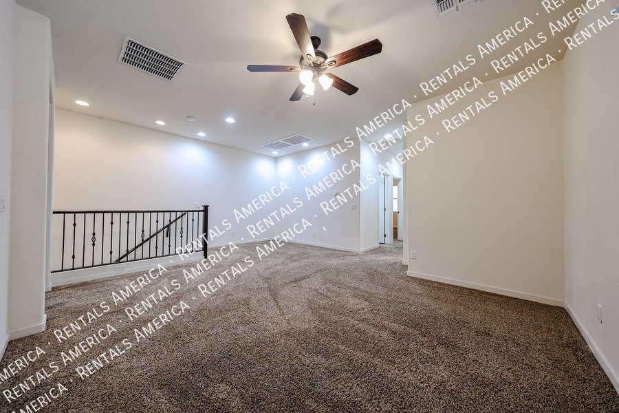 Move In Special! 3 Bed 2.5 Bath Loft! Amenities! property image
