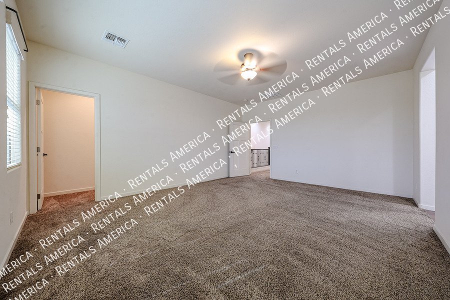 Move In Special! 3 Bed 2.5 Bath Loft! Amenities! property image