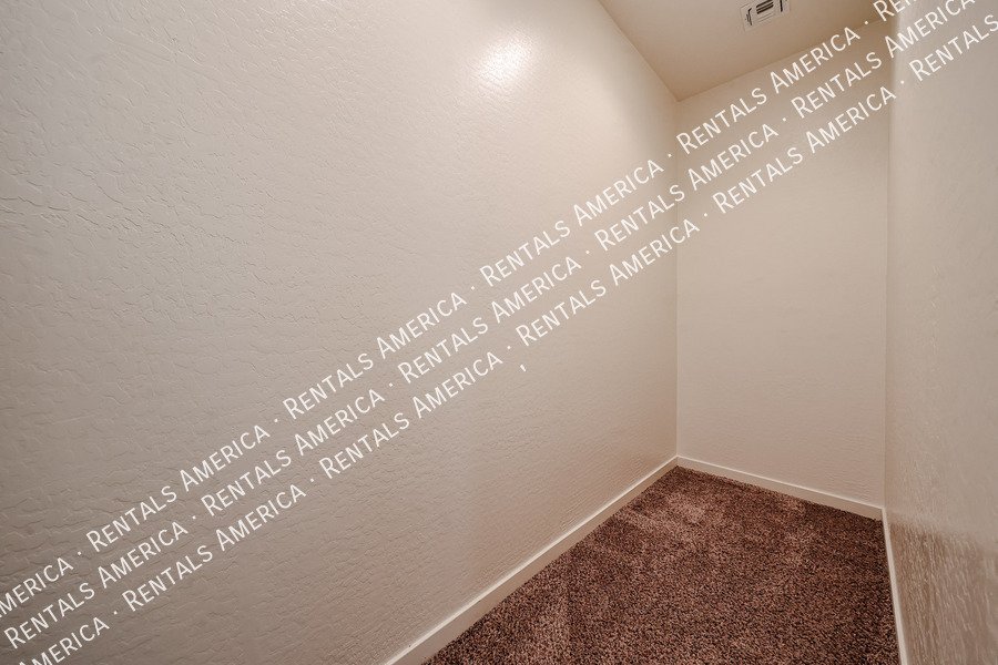 Move In Special! 3 Bed 2.5 Bath Loft! Amenities! property image