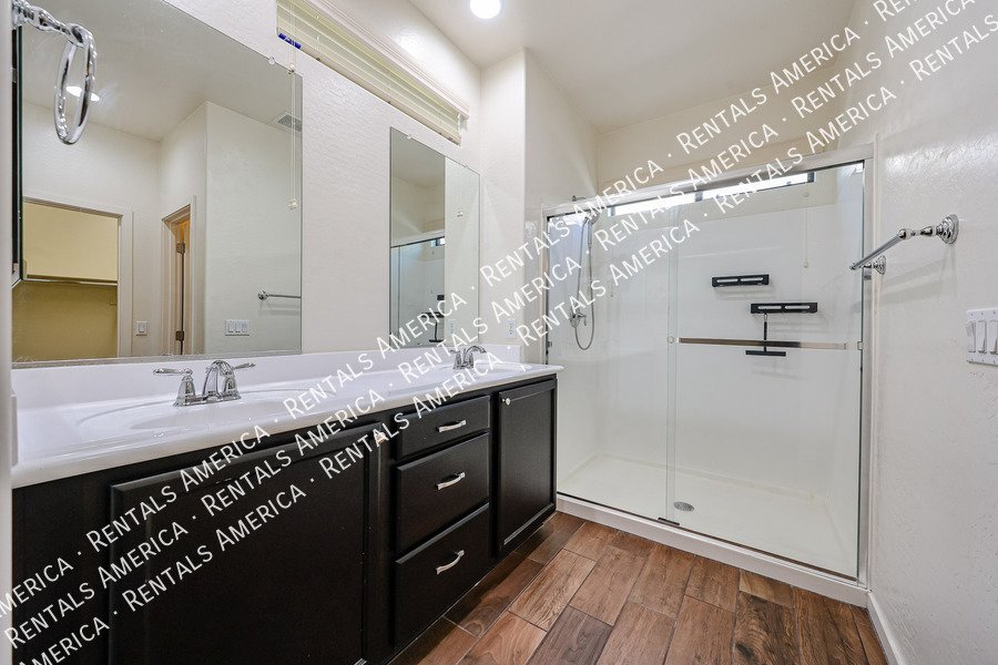 Move In Special! 3 Bed 2.5 Bath Loft! Amenities! property image