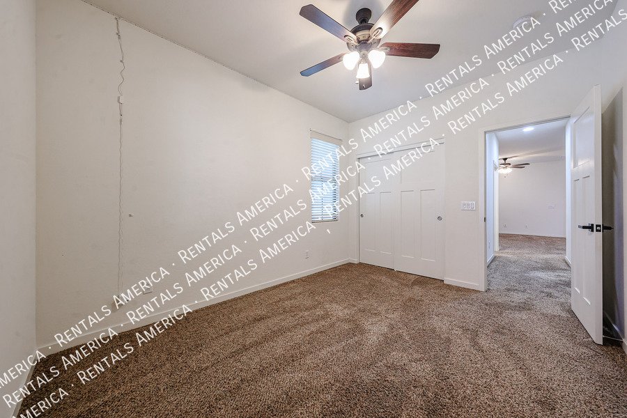 Move In Special! 3 Bed 2.5 Bath Loft! Amenities! property image