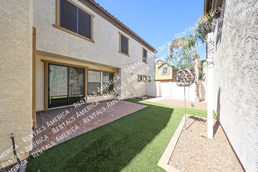 Move In Special! 3 Bed 2.5 Bath Loft! Amenities! property image