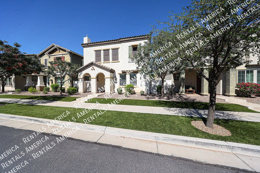 Move In Special! 3 Bed 2.5 Bath Loft! Amenities! property image