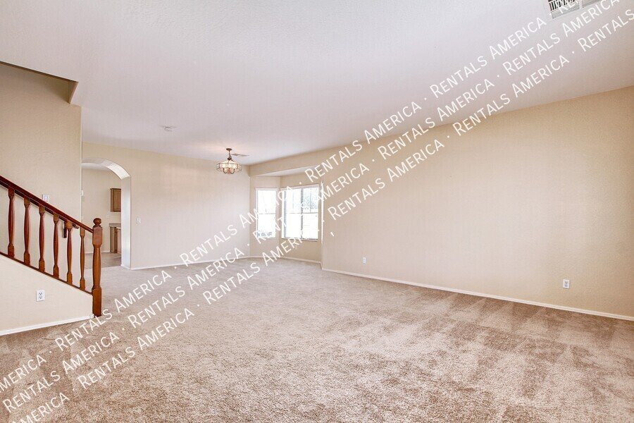 Spacious 5 bedroom home in Felty Farms!!! property image