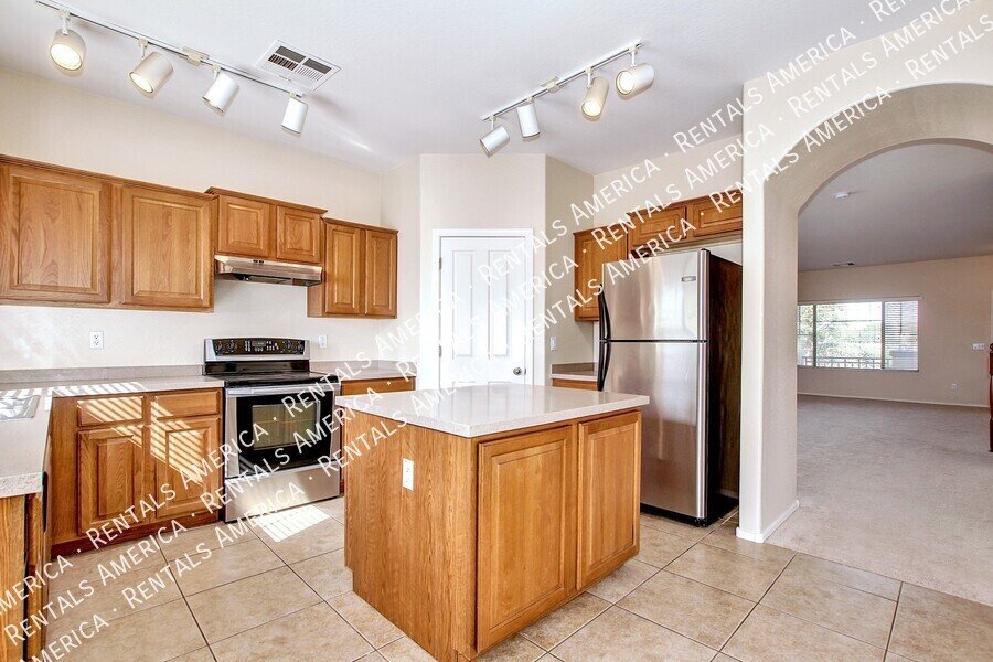 Spacious 5 bedroom home in Felty Farms!!! property image