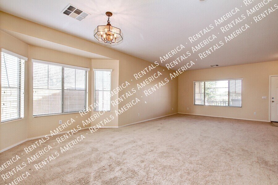 Spacious 5 bedroom home in Felty Farms!!! property image