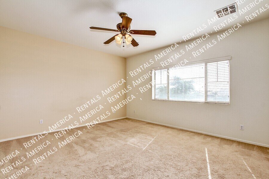 Spacious 5 bedroom home in Felty Farms!!! property image