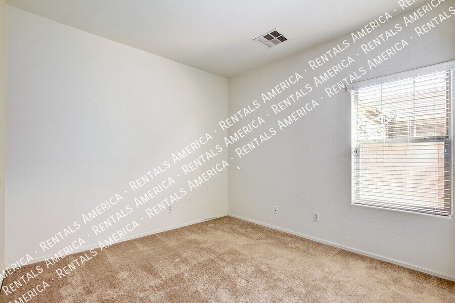 Spacious 5 bedroom home in Felty Farms!!! property image