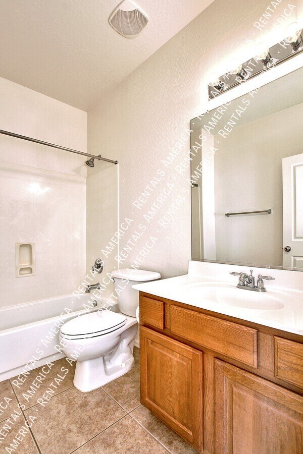 Spacious 5 bedroom home in Felty Farms!!! property image