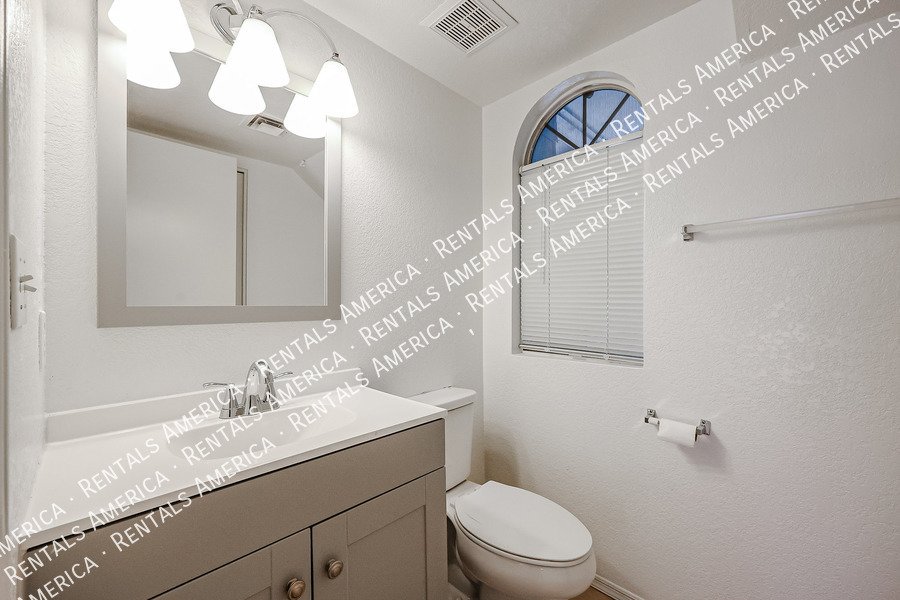 Newly Upgraded 3 Bd, 2.5 Ba Castle Rock Townhome property image