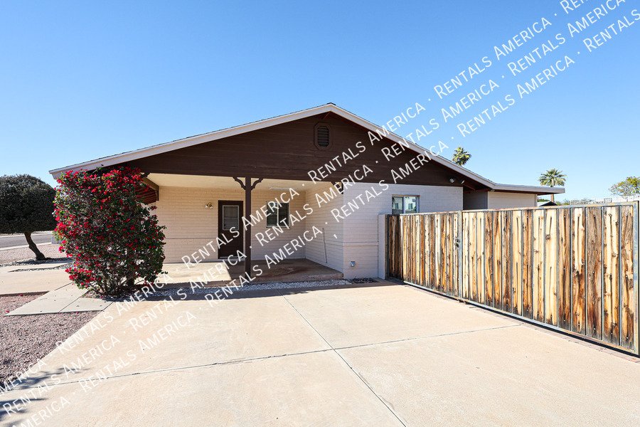 Available! 3 Bedroom 2 Bath Large yard in Scottsdale!! property image