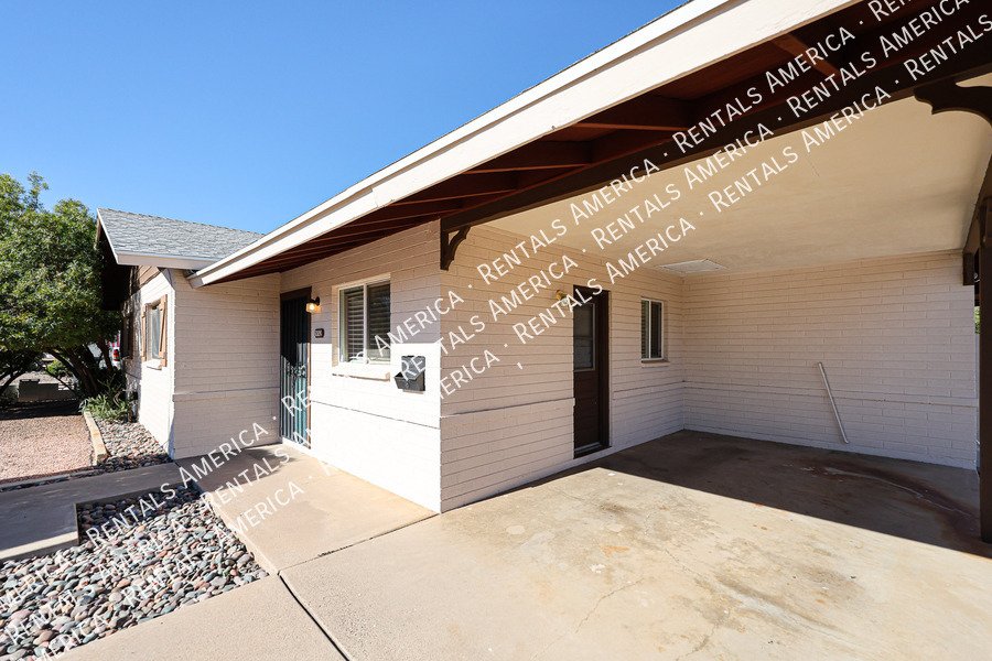 Available! 3 Bedroom 2 Bath Large yard in Scottsdale!! property image