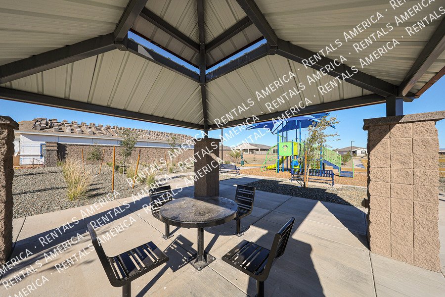 Brand New 4 Bedroom 2 bath in Surprise property image