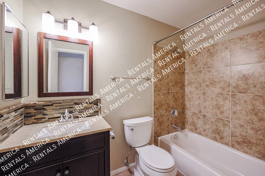 Coming Soon! 3 bed 2 bath Nice Yard Tempe property image