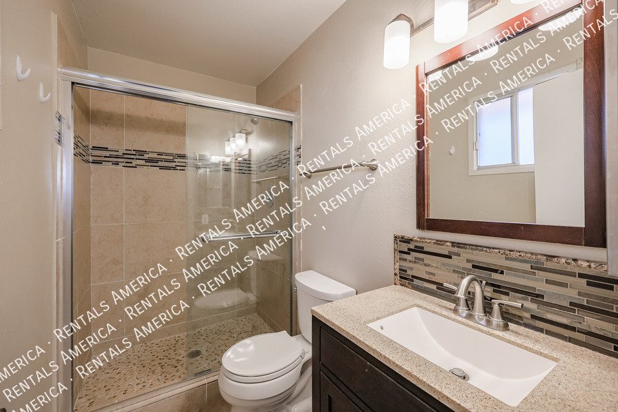 Coming Soon! 3 bed 2 bath Nice Yard Tempe property image