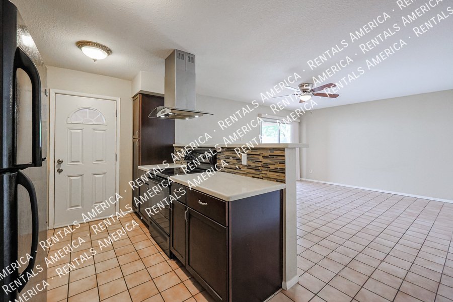 Coming Soon! 3 bed 2 bath Nice Yard Tempe property image