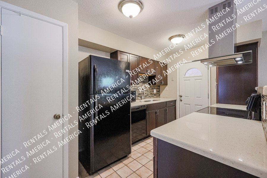 Coming Soon! 3 bed 2 bath Nice Yard Tempe property image