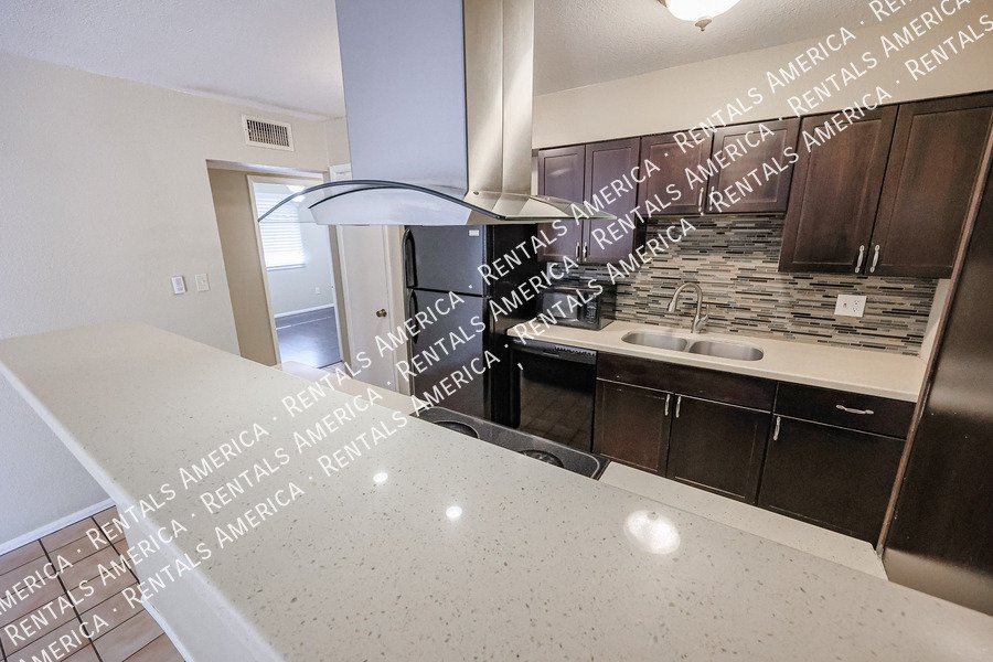 Coming Soon! 3 bed 2 bath Nice Yard Tempe property image