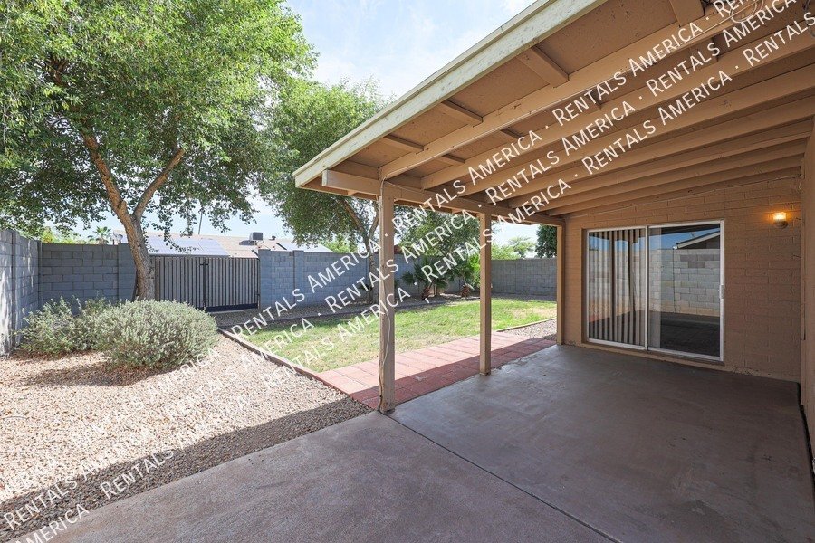 Coming Soon! 3 bed 2 bath Nice Yard Tempe property image