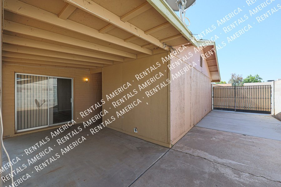 Coming Soon! 3 bed 2 bath Nice Yard Tempe property image