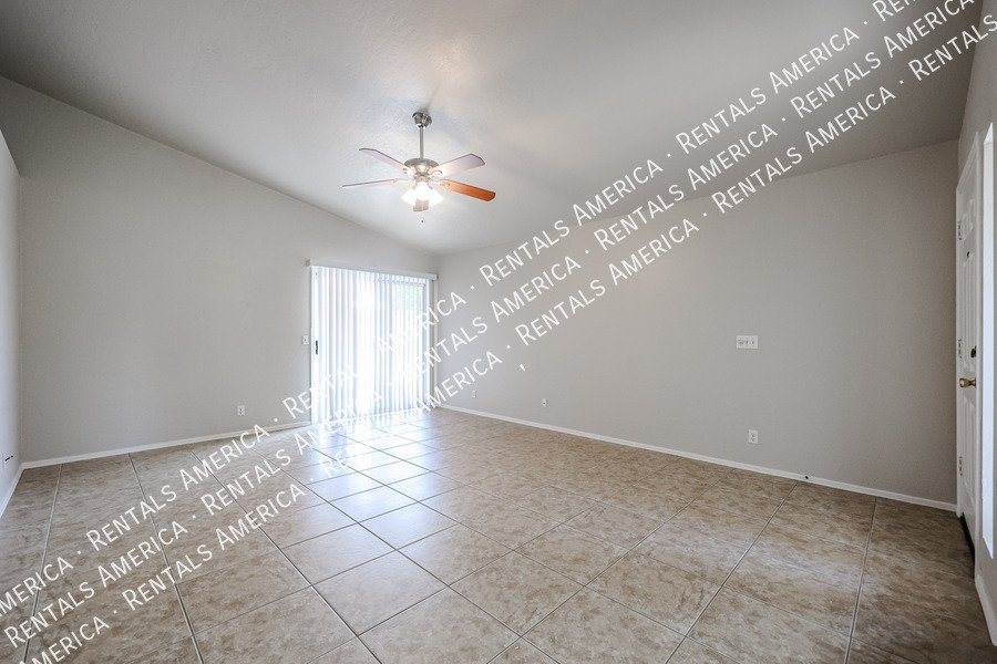 1st FULL MONTH RENT FREE! Adorable 3 bedroom home in East Mesa! property image