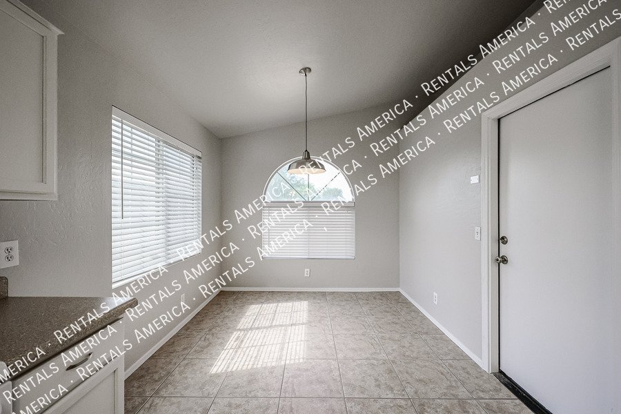 1st FULL MONTH RENT FREE! Adorable 3 bedroom home in East Mesa! property image