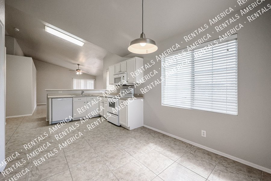 1st FULL MONTH RENT FREE! Adorable 3 bedroom home in East Mesa! property image