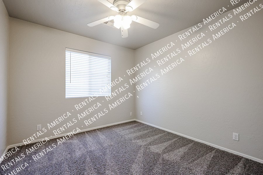 1st FULL MONTH RENT FREE! Adorable 3 bedroom home in East Mesa! property image
