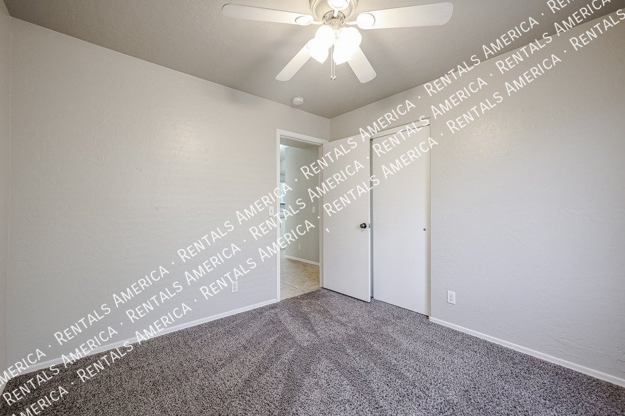 1st FULL MONTH RENT FREE! Adorable 3 bedroom home in East Mesa! property image