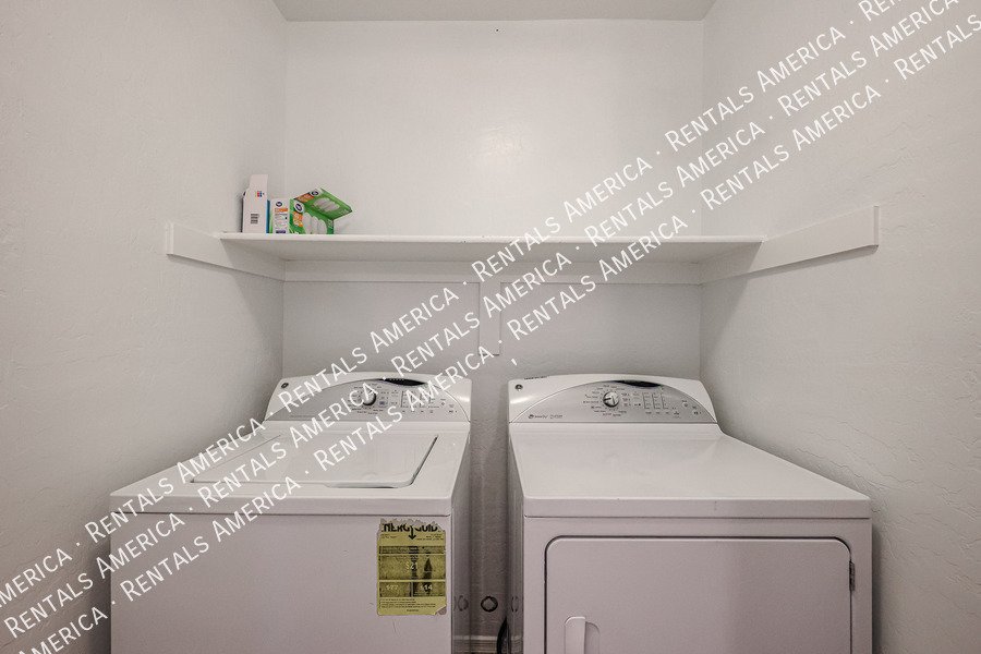 1st FULL MONTH RENT FREE! Adorable 3 bedroom home in East Mesa! property image