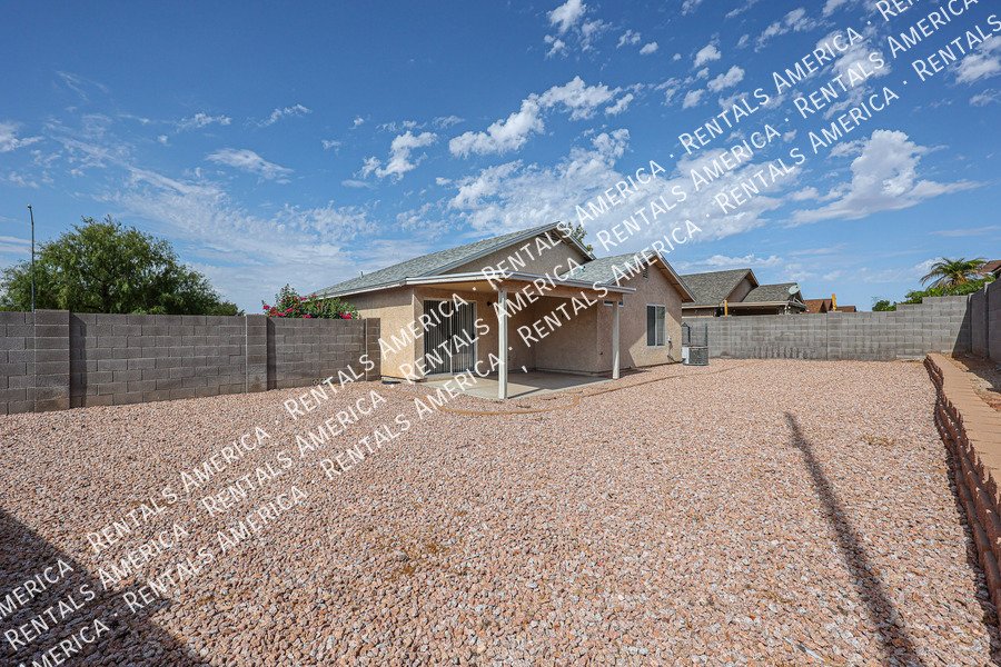 1st FULL MONTH RENT FREE! Adorable 3 bedroom home in East Mesa! property image