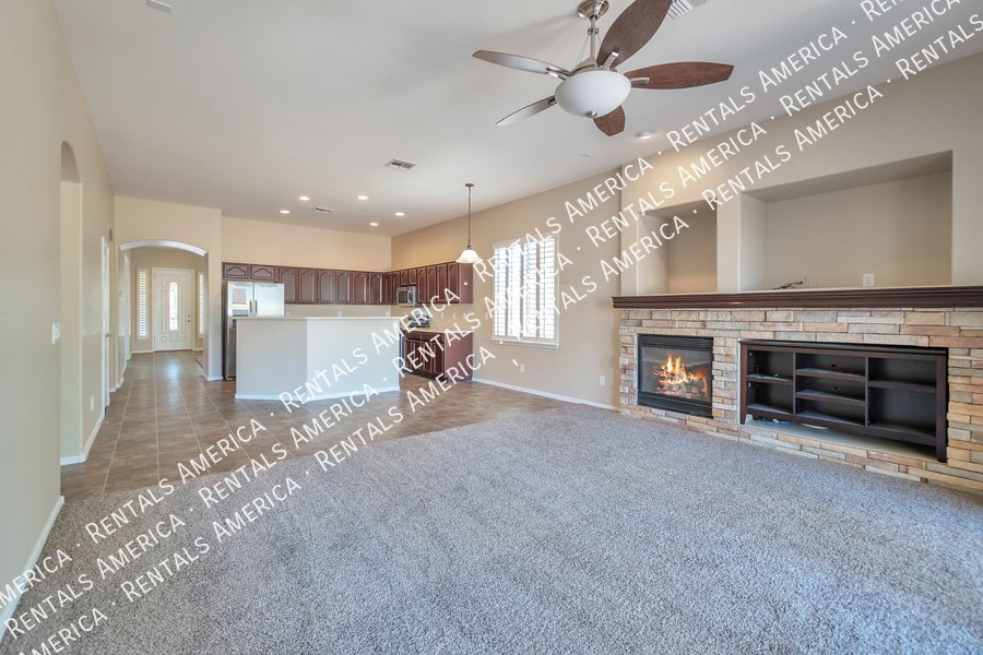 LARGE MOVE IN SPECIAL property image