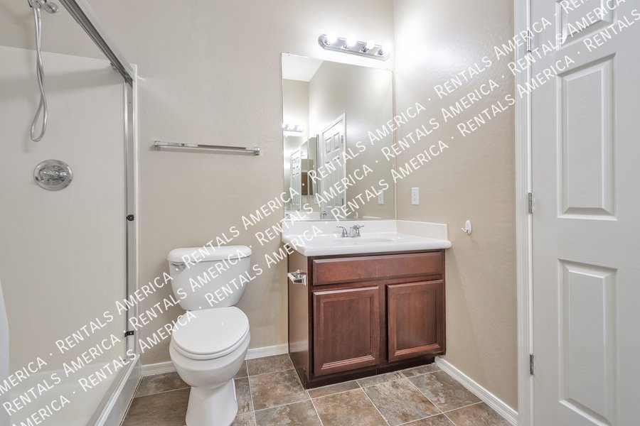 LARGE MOVE IN SPECIAL property image