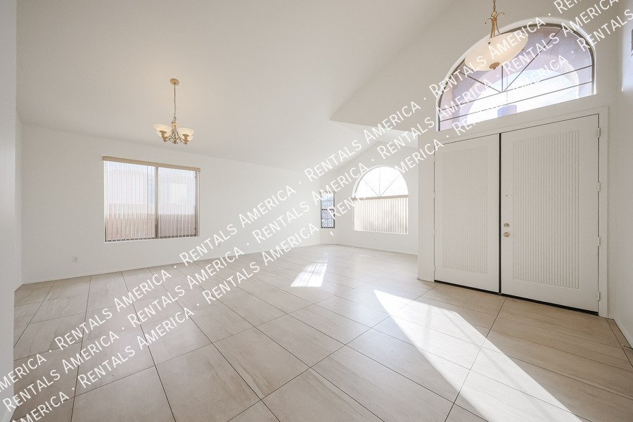 $500 off 1st Months Rent. 5 bedroom 2.5 Home In Greer Ranch South property image