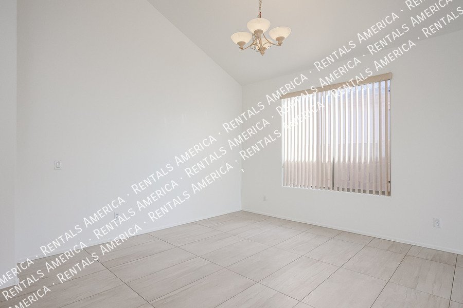 $500 off 1st Months Rent. 5 bedroom 2.5 Home In Greer Ranch South property image