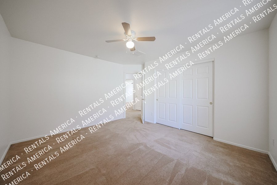 $500 off 1st Months Rent. 5 bedroom 2.5 Home In Greer Ranch South property image