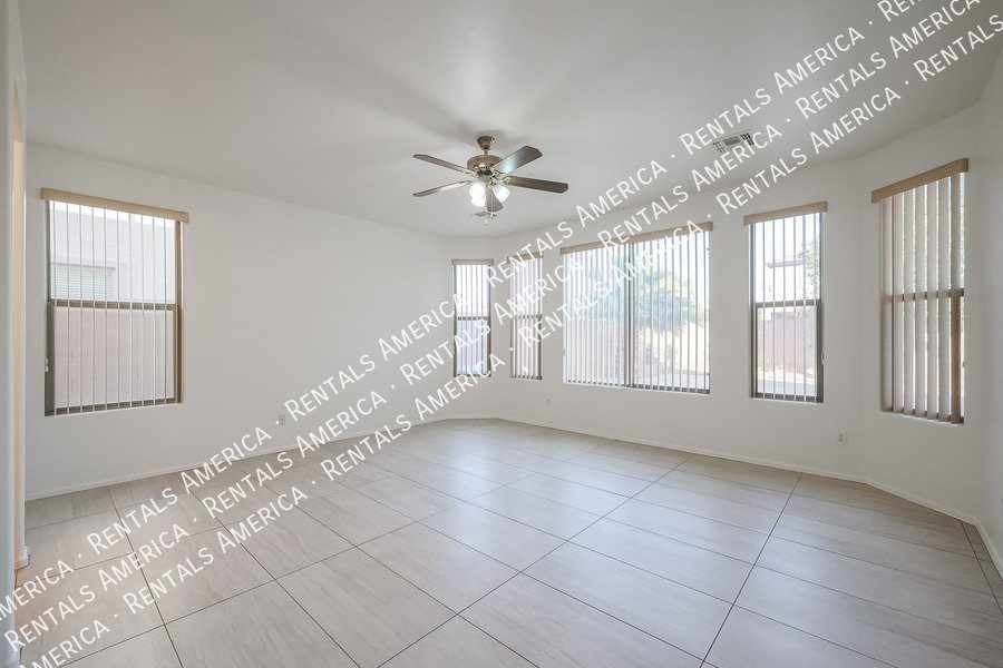 $500 off 1st Months Rent. 5 bedroom 2.5 Home In Greer Ranch South property image