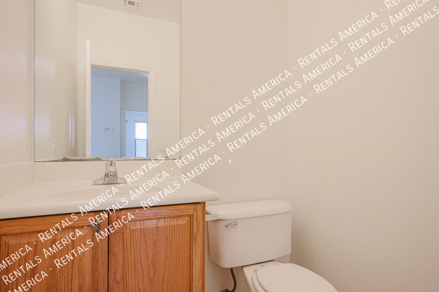 $500 off 1st Months Rent. 5 bedroom 2.5 Home In Greer Ranch South property image