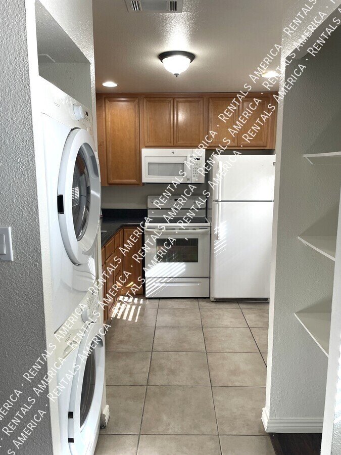 Wonderful One bedroom Condo near Old Town! property image