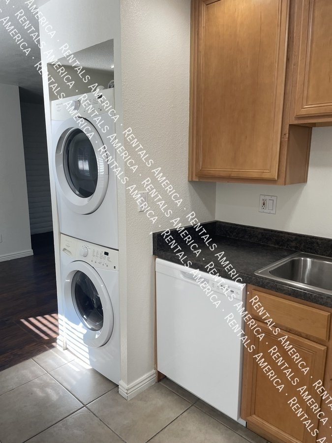 Wonderful One bedroom Condo near Old Town! property image