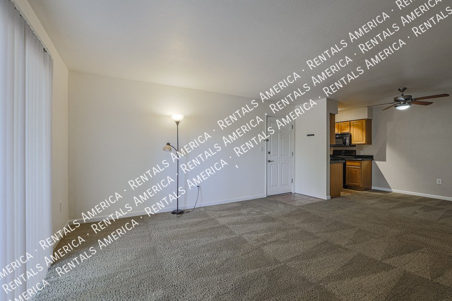 Location Location!! Scottsdale Condo! $400 Off 1st Month's Rent!! property image