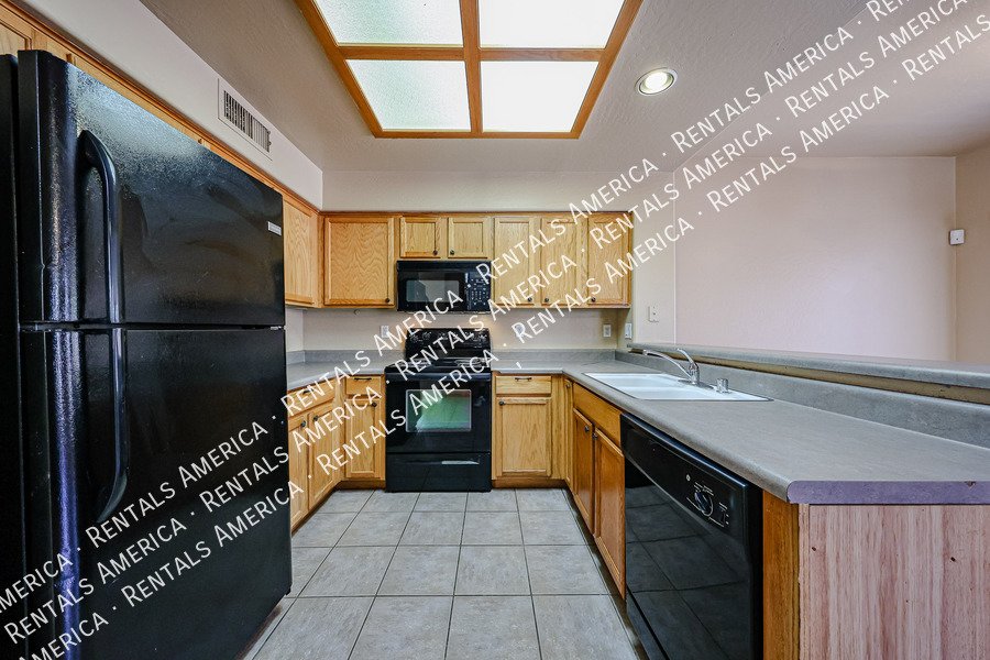 Move In Special! 3 Bed 2.5 Bath Gated Community Amenities! property image